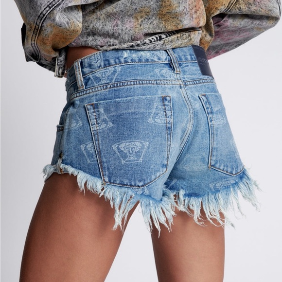ONE TEASPOON Medusa Dukes Low Waist Mini Denim Shorts - Picture 3 of 4
